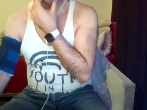 Screenshot from ryann197 webcams