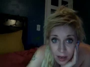 Screenshot from ryliemadison4u webcams