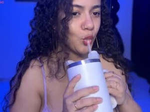 Screenshot from saharaxoxo webcams