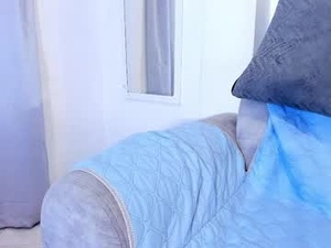 Screenshot from saloomee_w webcams