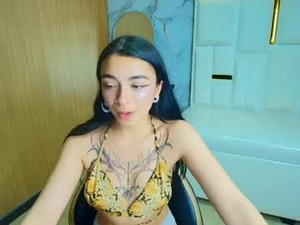 Screenshot from samantha_petite_tf webcams