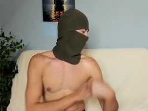 Screenshot from sara_and_ali webcams