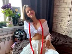 Screenshot from sarahhunnye webcams