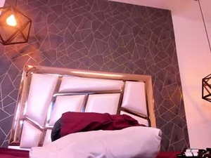 Screenshot from sarahyessica webcams