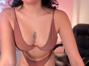 Screenshot from sarawinstone_ webcams