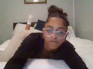 Screenshot from savannahtakethisbanana webcams
