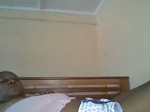 Screenshot from scarlet_25142359 webcams