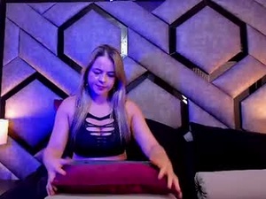 Screenshot from selene_rabbit webcams