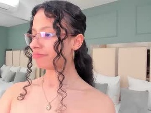 Screenshot from selene_rousse webcams