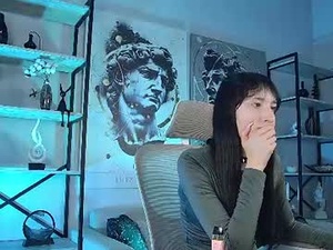 Screenshot from seraphinesparda webcams