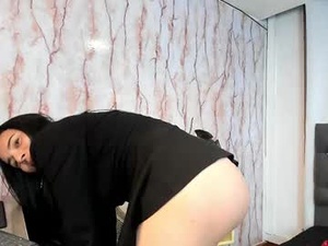 Screenshot from serena_garcia webcams
