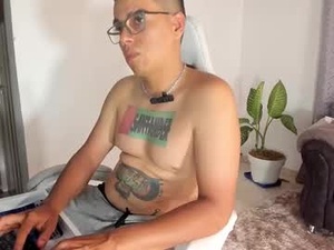Screenshot from sergiocamiloa_30 webcams