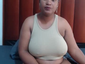 Screenshot from sexybustyxx webcams