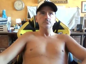 Screenshot from sexyhotmen78 webcams