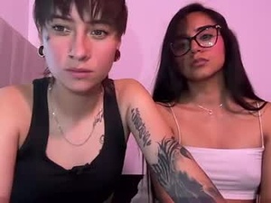 Screenshot from shadow2girl webcams