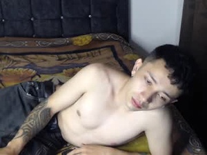 Screenshot from shadow_men_ webcams