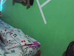 Screenshot from shantal_xcam webcams