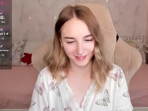 Screenshot from shy__polly webcams