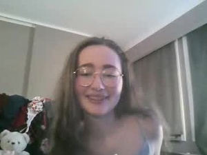 Screenshot from shy_night_bat webcams