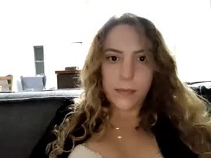 Screenshot from shyblondelatina webcams