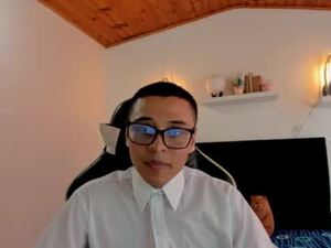 Screenshot from shyboy69_ webcams