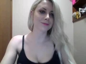 Screenshot from shygirlyxo webcams