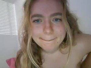 Screenshot from sillygoose1014 webcams