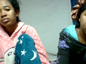 Screenshot from sinah039 webcams