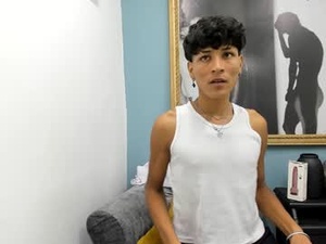 Screenshot from skininy_bigdick18 webcams