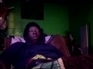 Screenshot from skinny3lak webcams