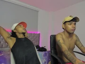 Screenshot from skinny_tatto01 webcams