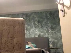 Screenshot from skwoxerr webcams