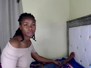 Screenshot from skyqueen0 webcams