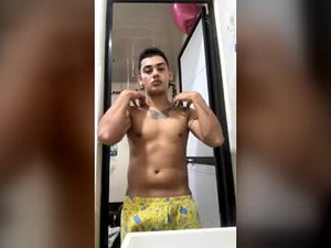 Screenshot from smallxavier_ webcams