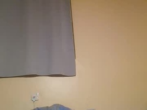 Screenshot from snowie_eyes webcams