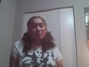 Screenshot from sola_reina webcams