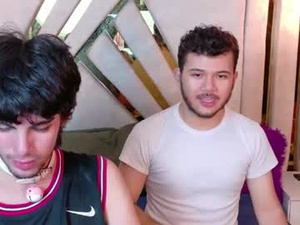 Screenshot from soleil_noir1 webcams