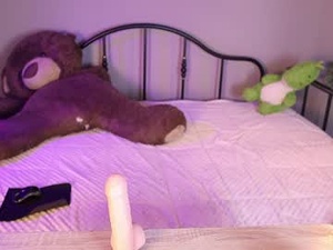 Screenshot from sophi_wolf webcams