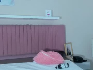 Screenshot from sophie_ross18 webcams