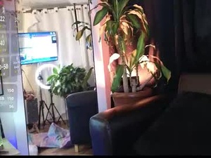 Screenshot from spicy_redx webcams
