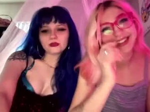 Screenshot from spookysanrihoe webcams
