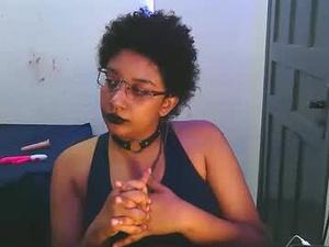 Screenshot from srta_meows webcams