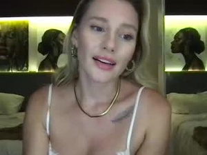 Screenshot from stella_loveu webcams