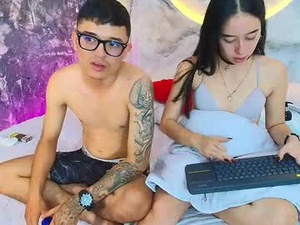 Screenshot from stephanandsamantha webcams