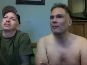 Screenshot from str8gaywannaplay webcams