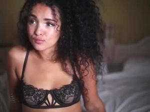 Screenshot from suzysuza webcams