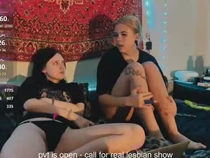 Screenshot from sweetcranberry webcams