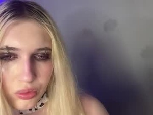 Screenshot from sweetcrystalll webcams