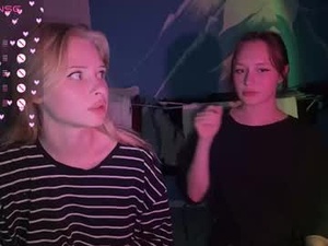 Screenshot from sweetieseva webcams