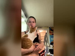 Screenshot from sweetlikesugarcinnamon webcams